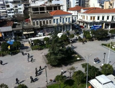 Βίαιη επίθεση σε ηλικιωμένο στο κέντρο από της Λαμίας - Οι ληστές τον γράπωσαν από τον λαιμό